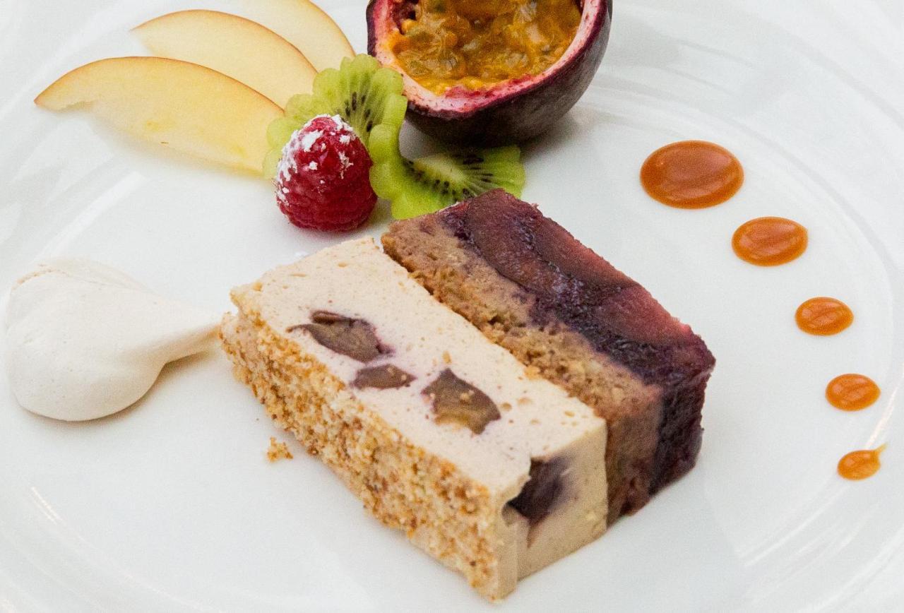 Logis Hotel Restaurant De La Poste Et Spa De Montagne เลอบอนน็อม ภายนอก รูปภาพ
