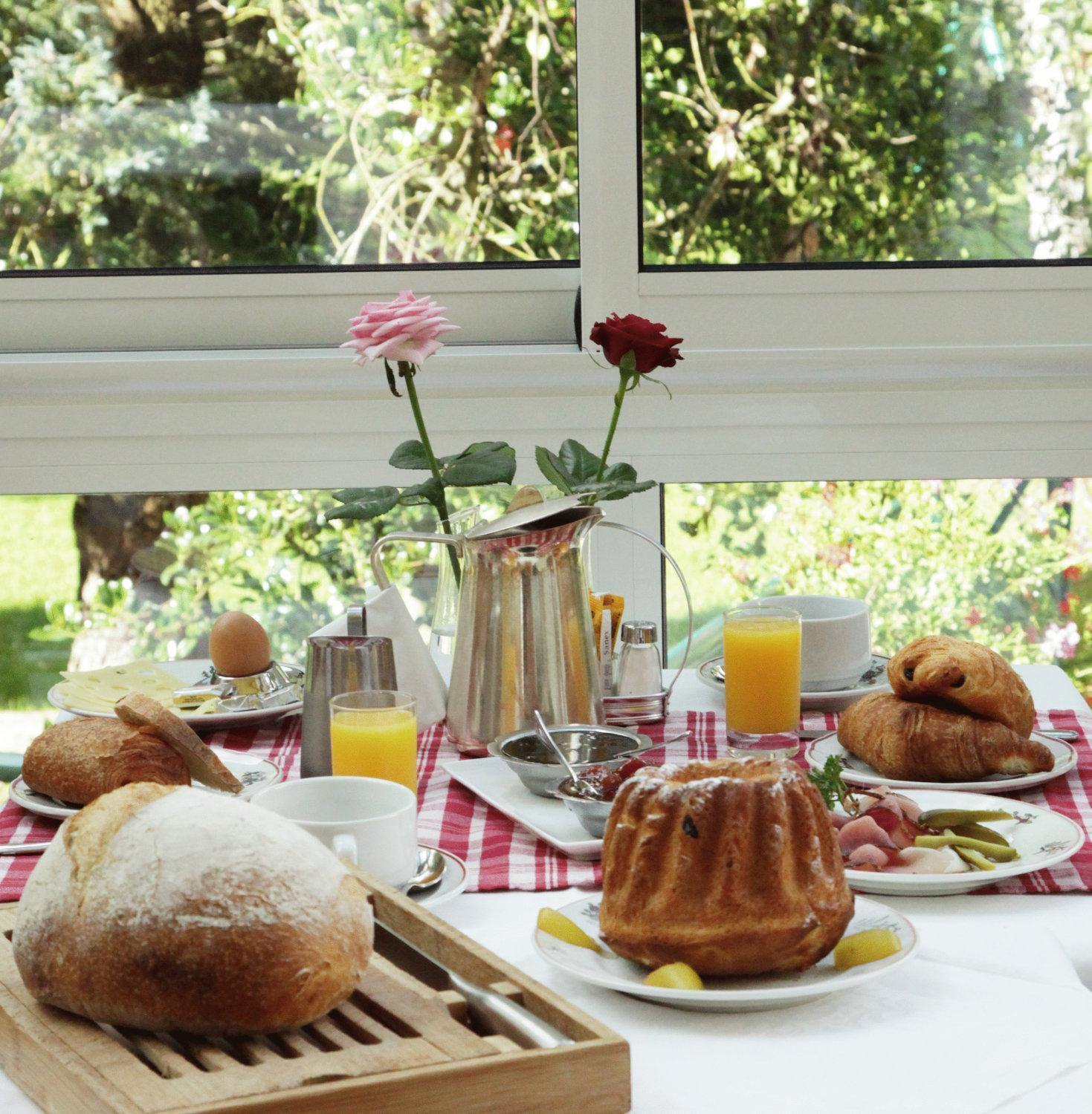 Logis Hotel Restaurant De La Poste Et Spa De Montagne เลอบอนน็อม ภายนอก รูปภาพ