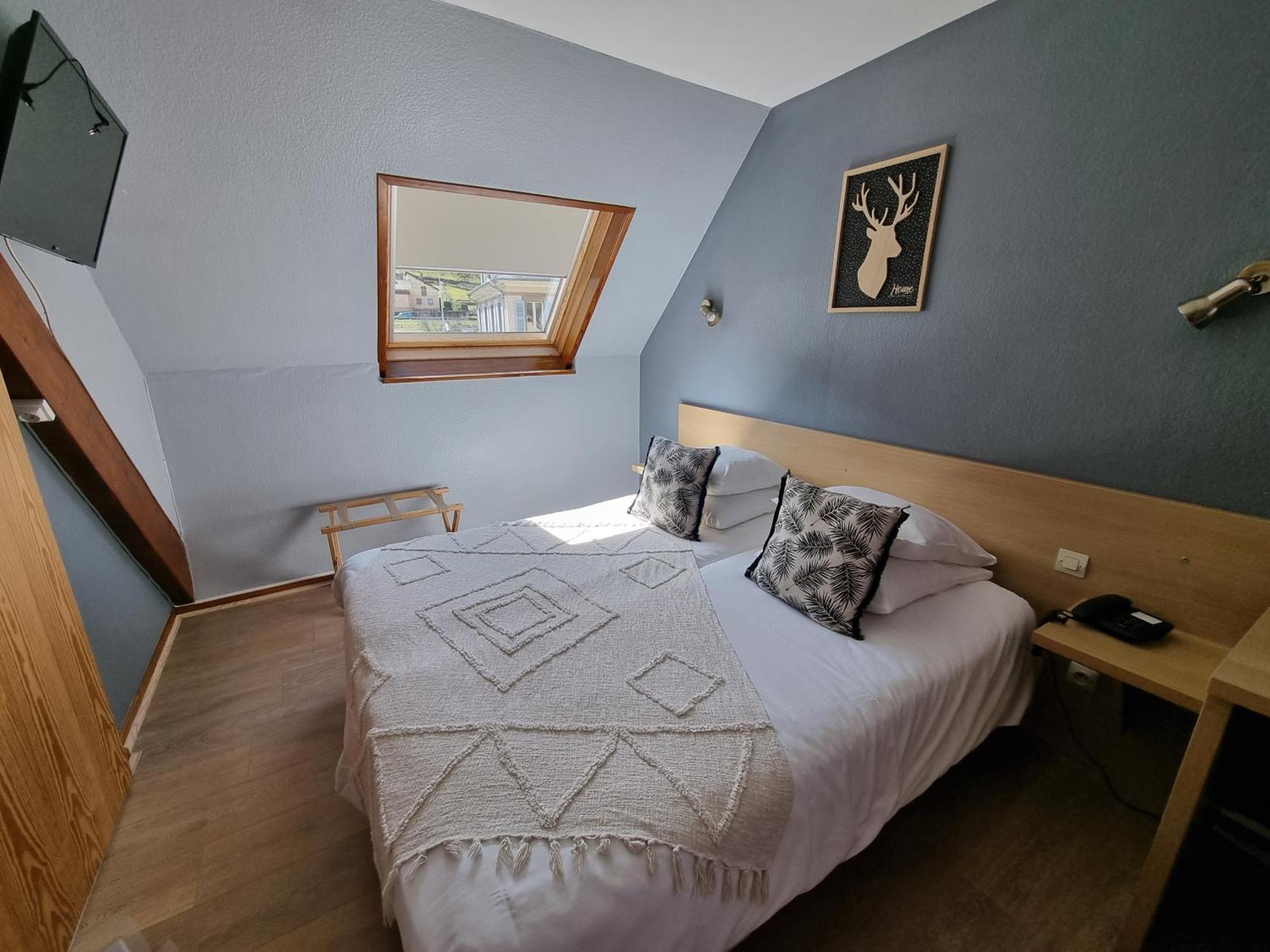 Logis Hotel Restaurant De La Poste Et Spa De Montagne เลอบอนน็อม ห้อง รูปภาพ