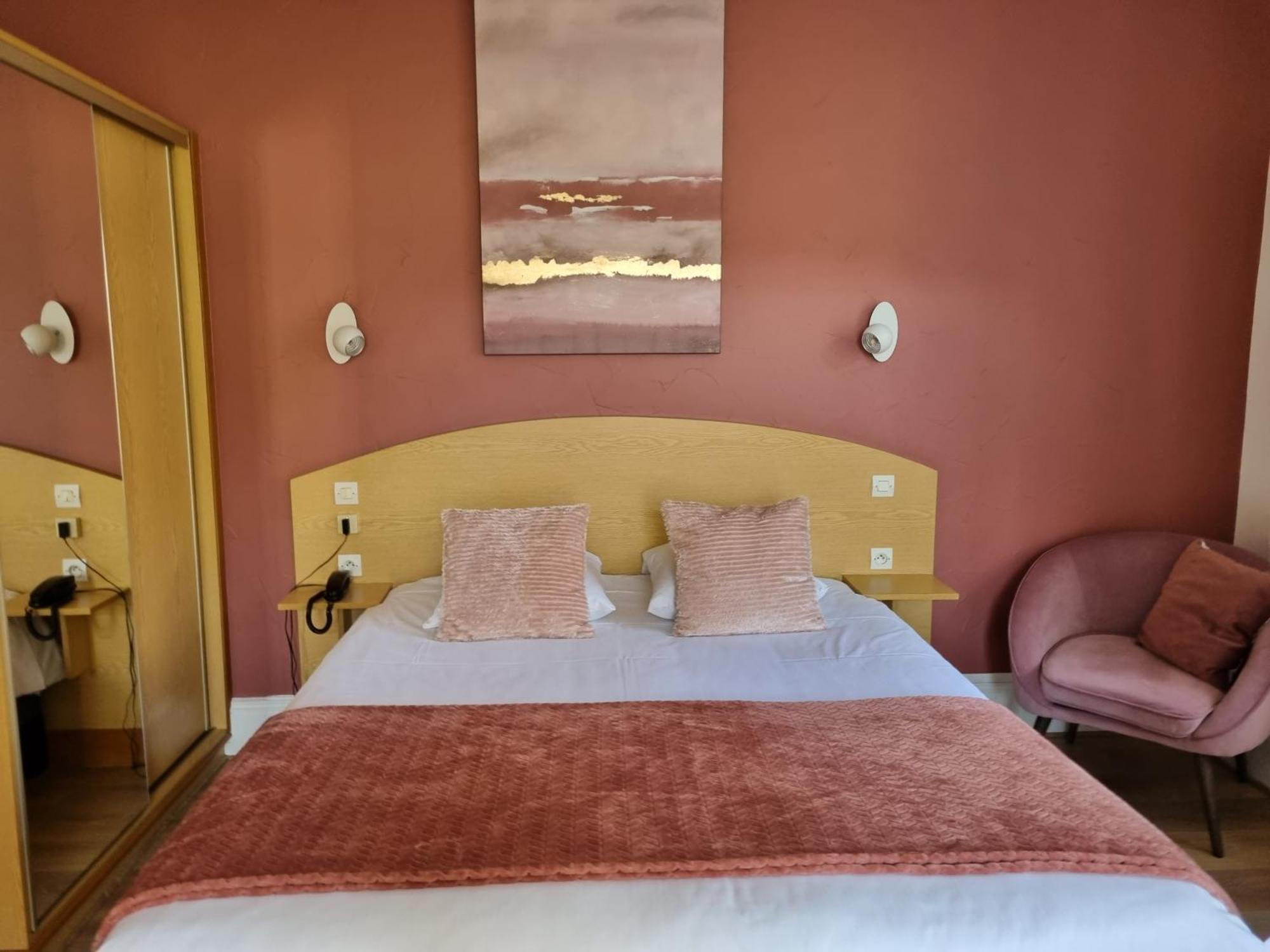 Logis Hotel Restaurant De La Poste Et Spa De Montagne เลอบอนน็อม ห้อง รูปภาพ