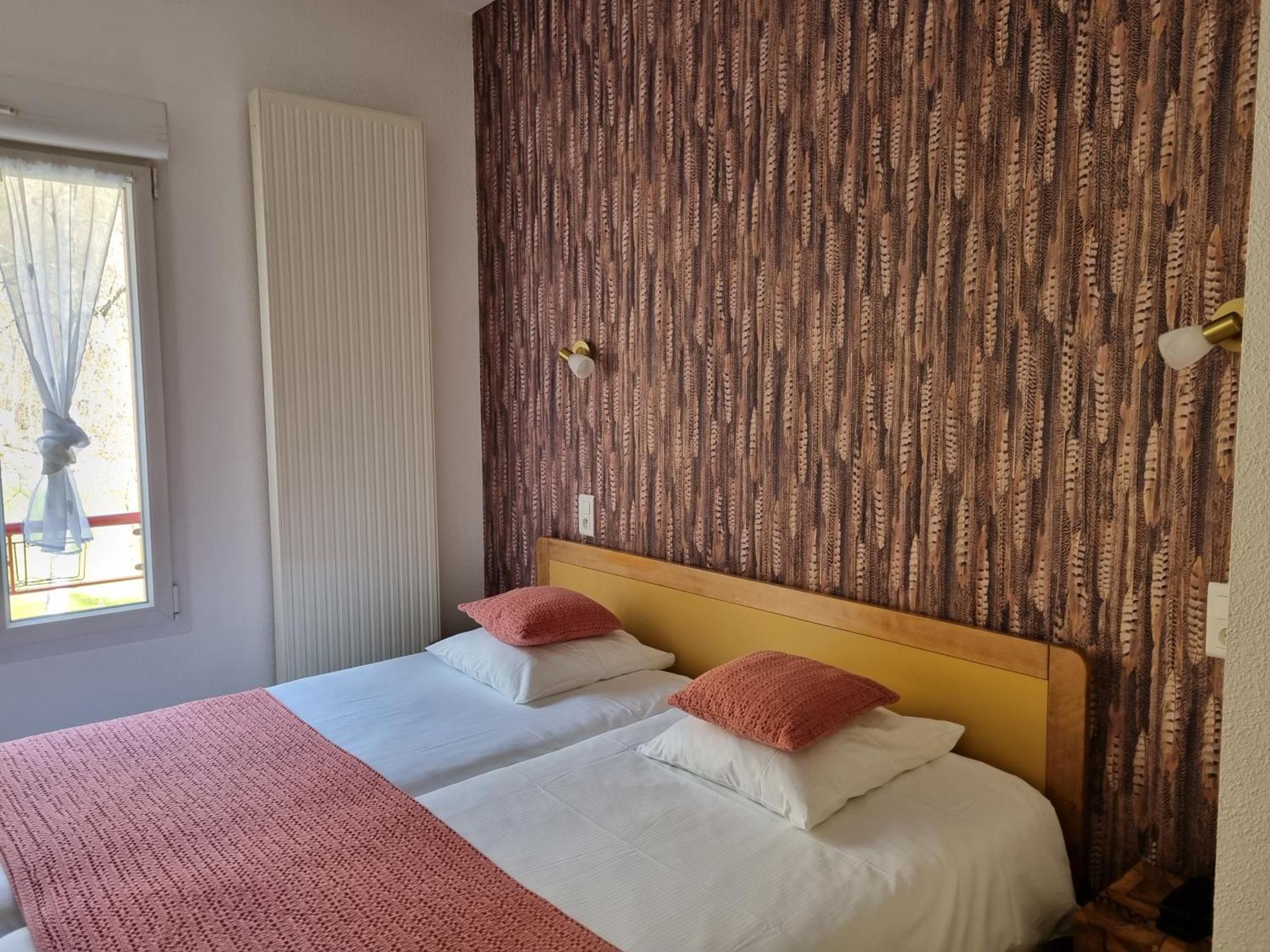 Logis Hotel Restaurant De La Poste Et Spa De Montagne เลอบอนน็อม ห้อง รูปภาพ