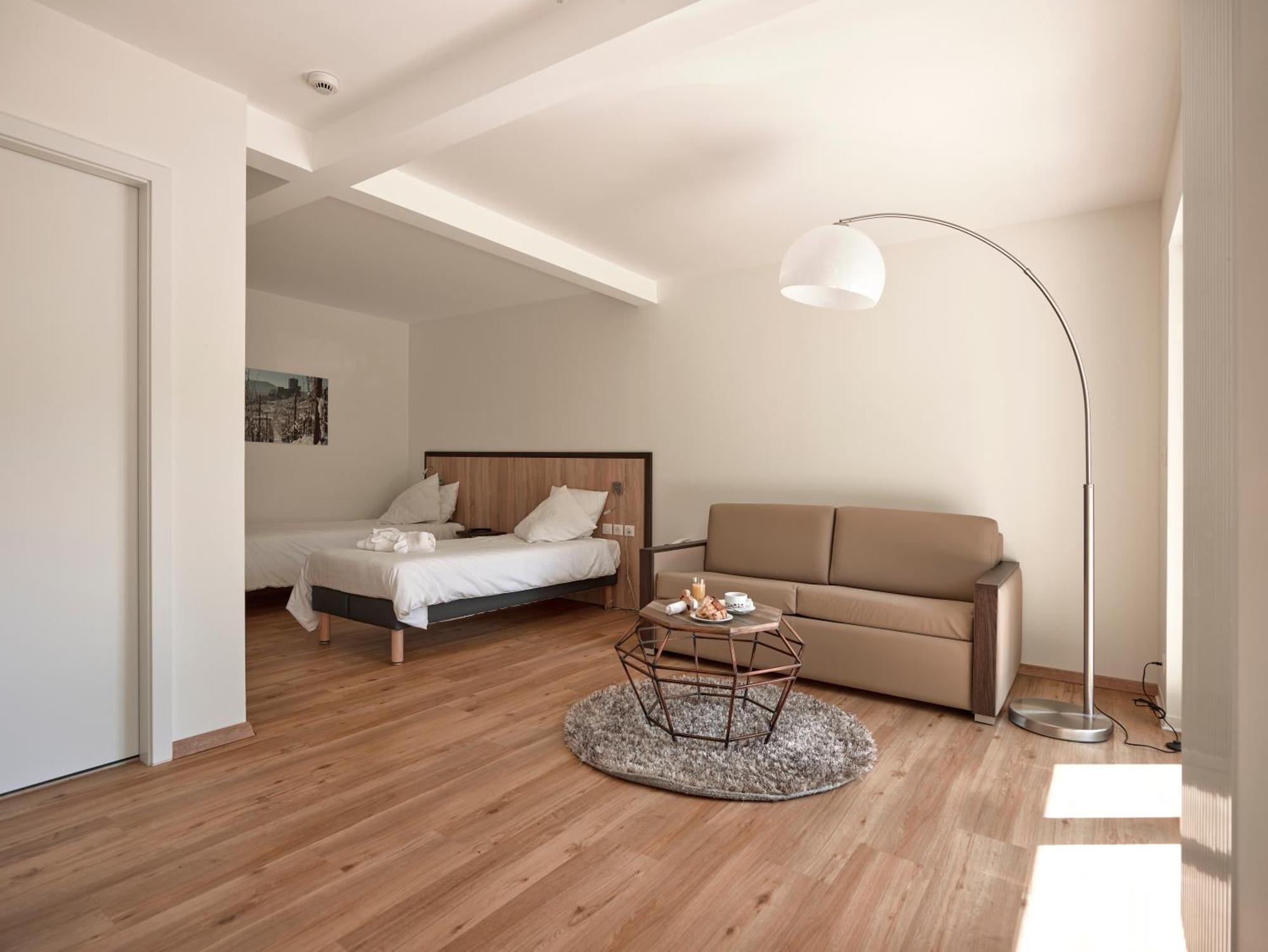 Logis Hotel Restaurant De La Poste Et Spa De Montagne เลอบอนน็อม ภายนอก รูปภาพ